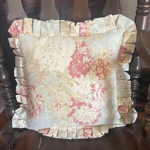 WAVERLY Floral Accent Pillows (2) in Pink and Cream set of 2